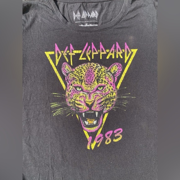 Casual Def Leopard ‘83 Loose Fit Graphic Tee by Goodie Two Sleeves - Picture 3 of 4